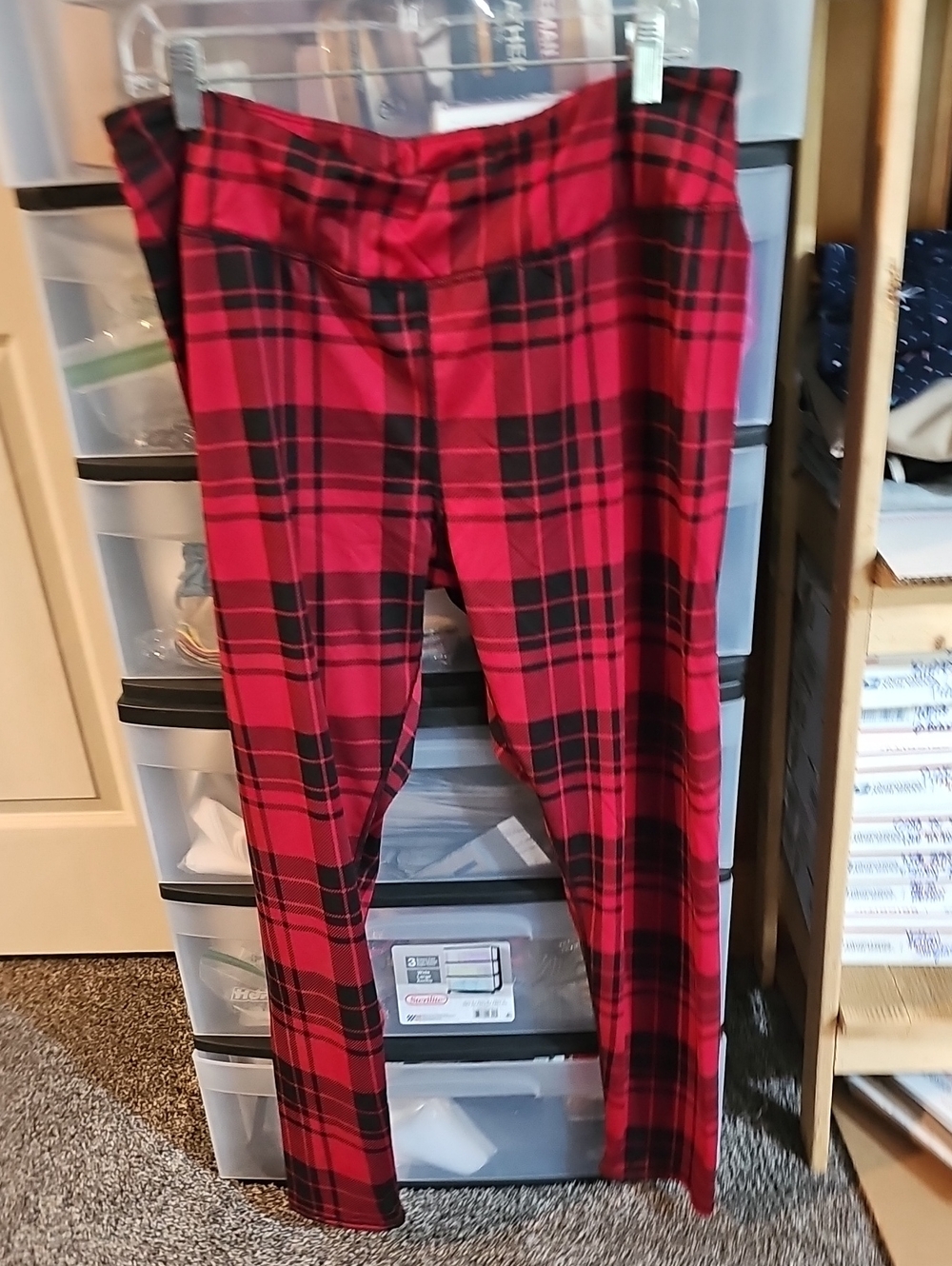 Woman's Red Plaid Cuddle DUDS Pajama Leggings Xl